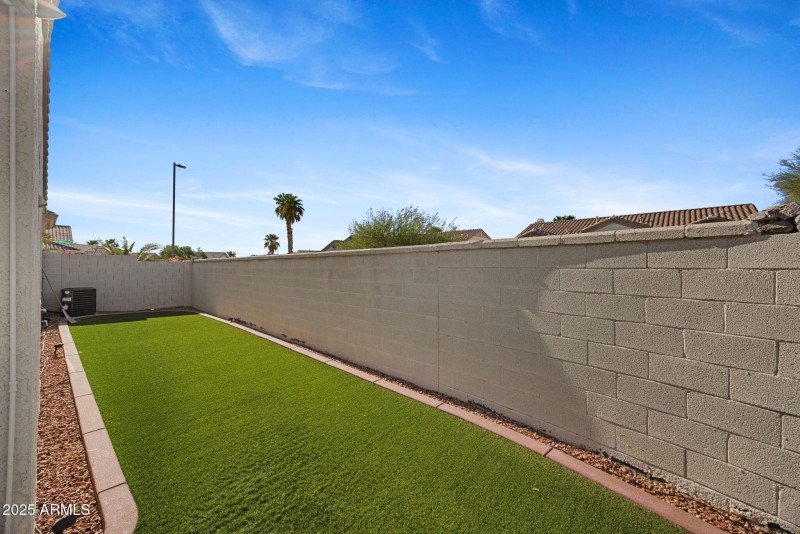 40-web-or-mls-17607-w-eagle-dr