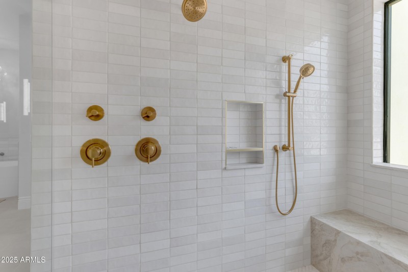 68_0184_a4m_cloud creek