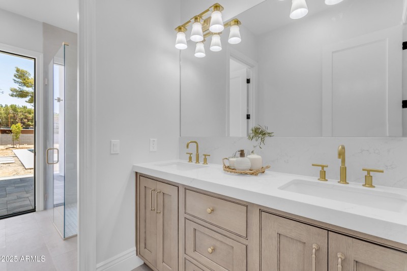 90_0250_a4m_cloud creek