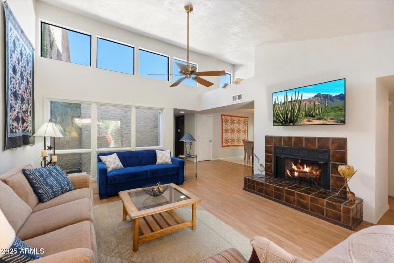 Greatroom w/light-up Atrium