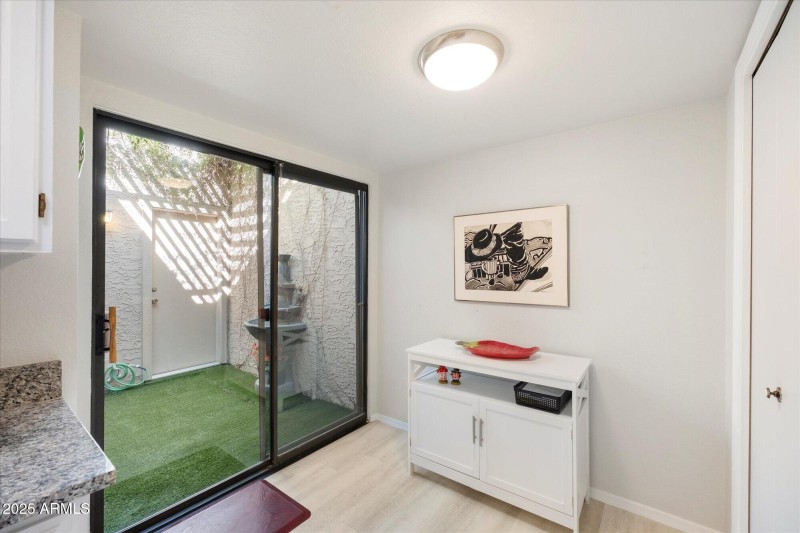 Kitchen/Atrium w/Fountain