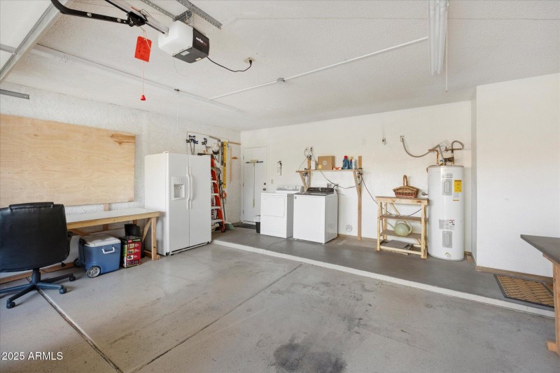 Air Conditioned Garage/Laundry