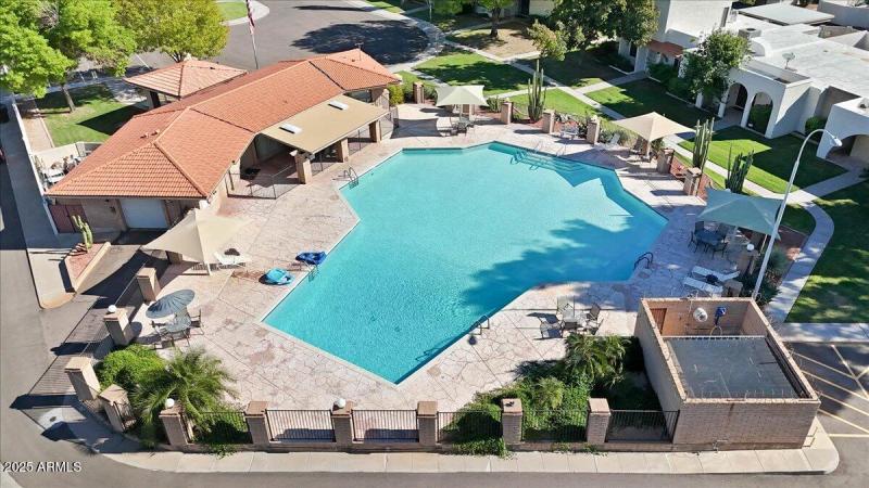 08-DJI_20251030135852_0613_D