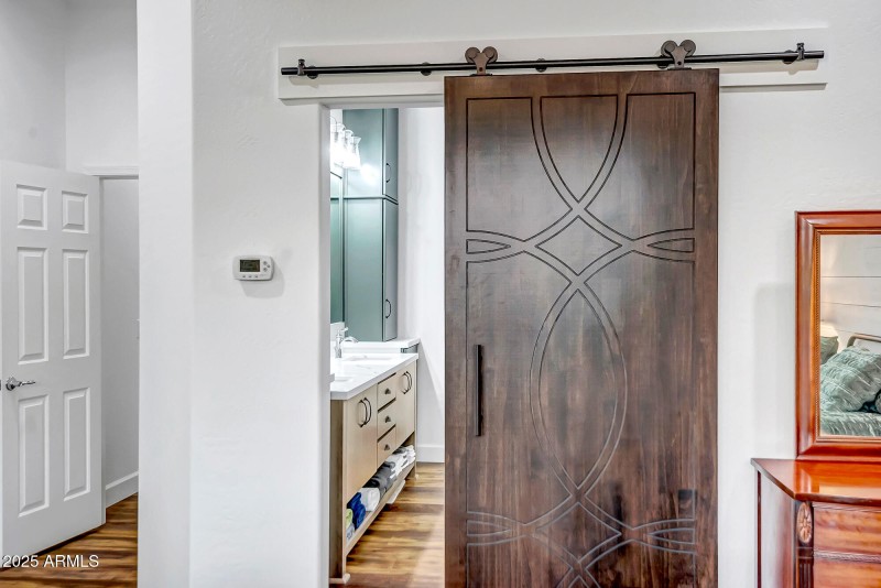 CUSTOM BARN DOOR