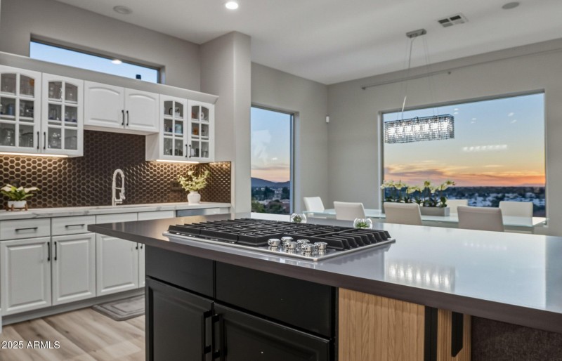 1-web-or-mls-18422 N 14th St Phoenix, AZ