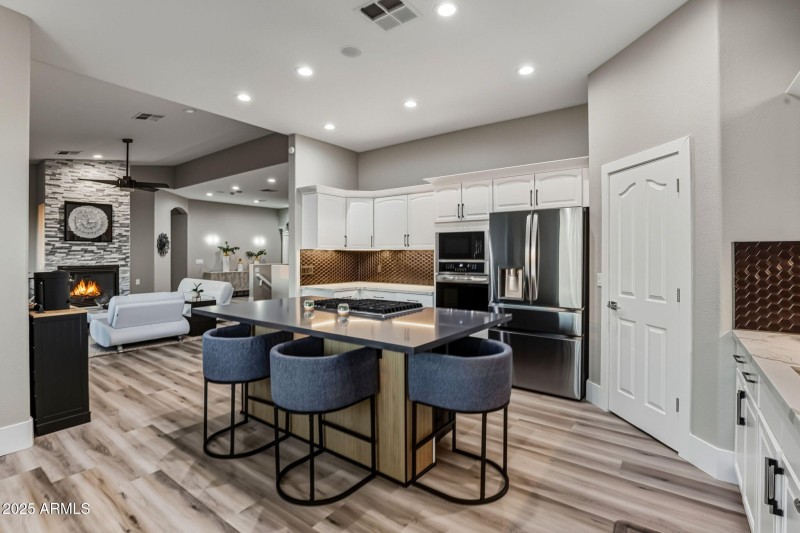 40-web-or-mls-18422 N 14th St Phoenix, A