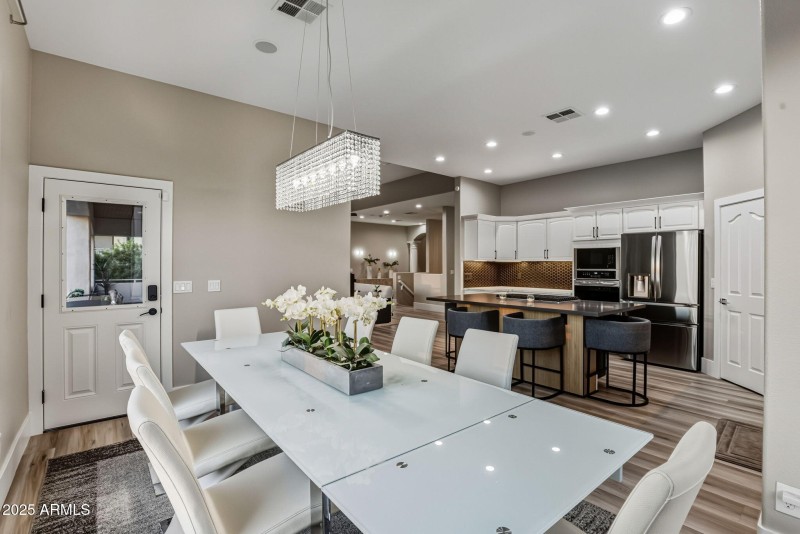 43-web-or-mls-18422 N 14th St Phoenix, A