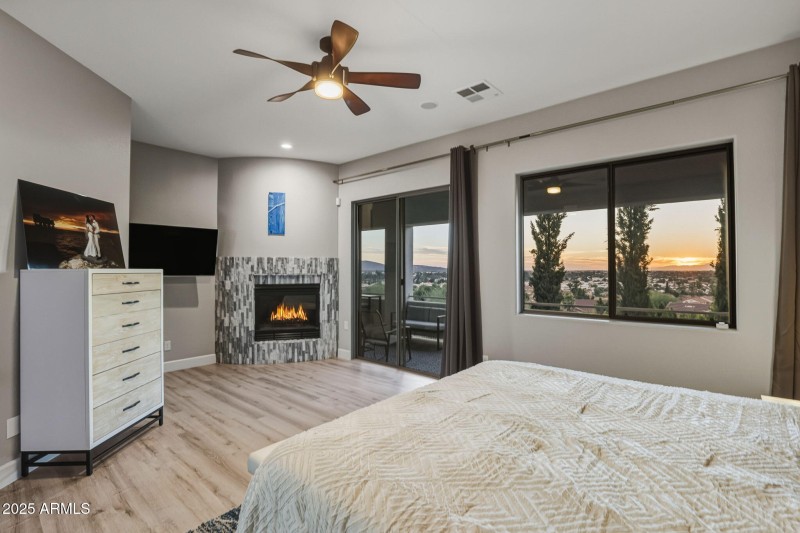 58-web-or-mls-18422 N 14th St Phoenix, A