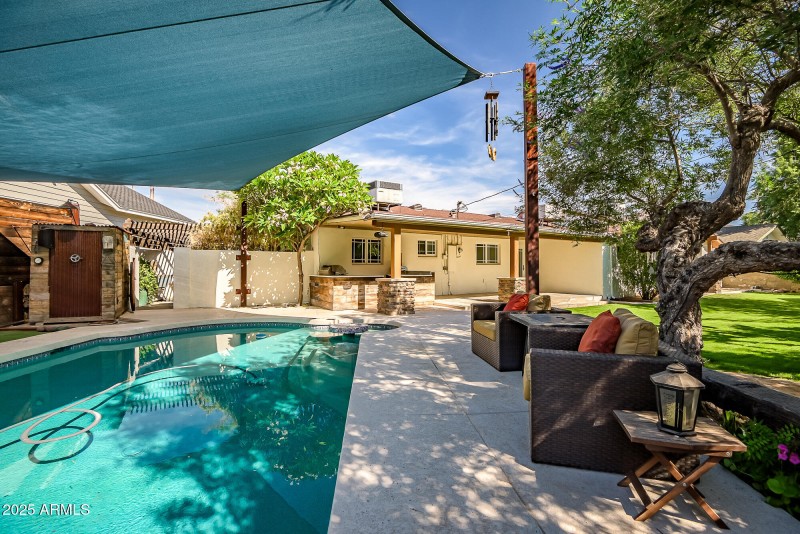 A9F830E5-E878-4F4C-89FB-B0C0DD2B5C1A