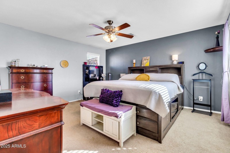 4131 E Oakland St-20