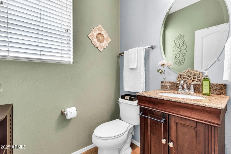 4131 E Oakland St-28