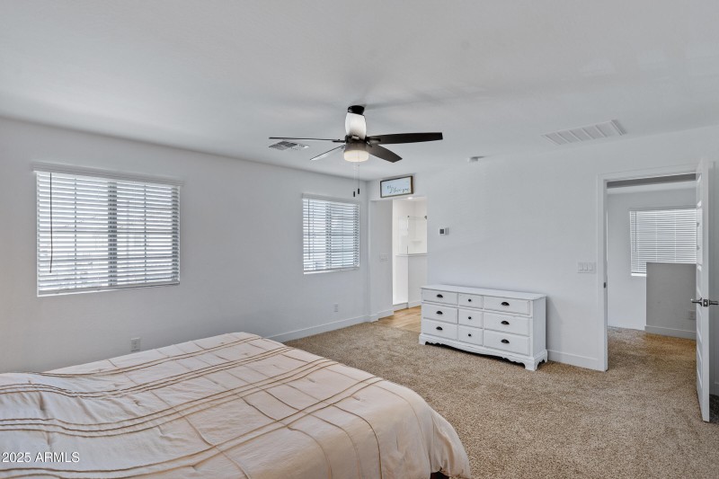 14233 W Cottontail Ln-29