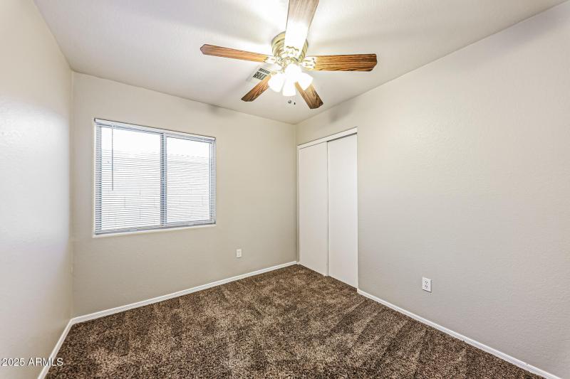 13-photo-Bedroom-0a463000-ae31-45d7-86cc