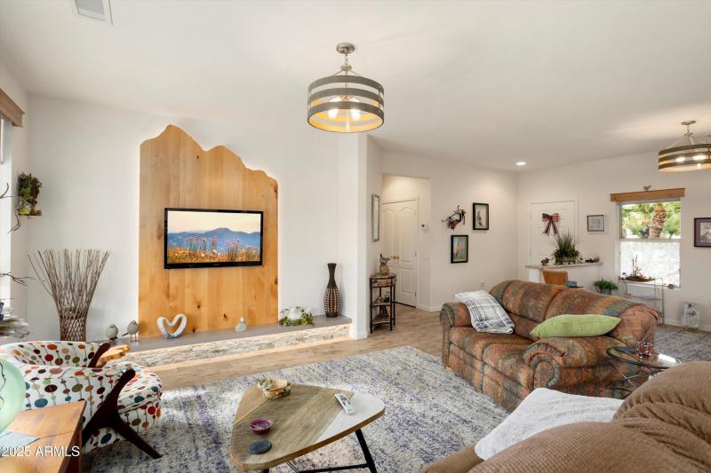 08-16615 W Monteverde Ln