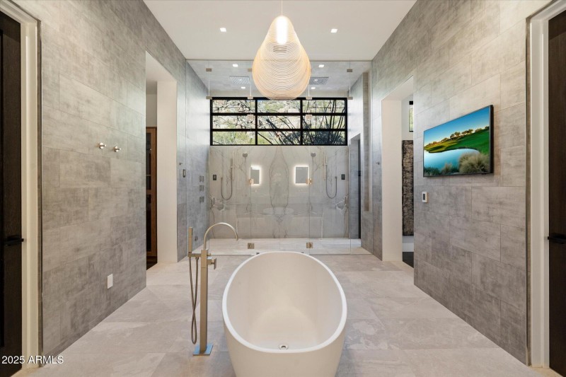 028-Primary Bathroom