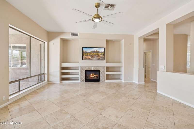 13-web-or-mls-13945-e-gail-rd