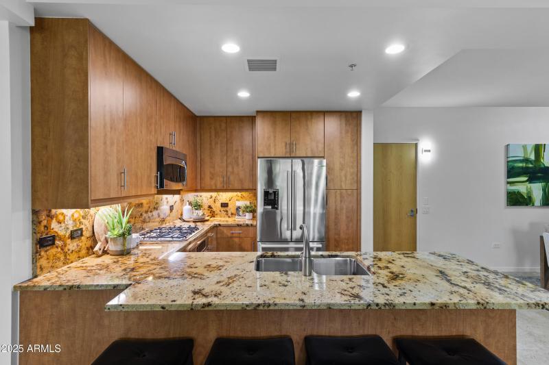 7131 E Rancho Vista Dr #4007-8