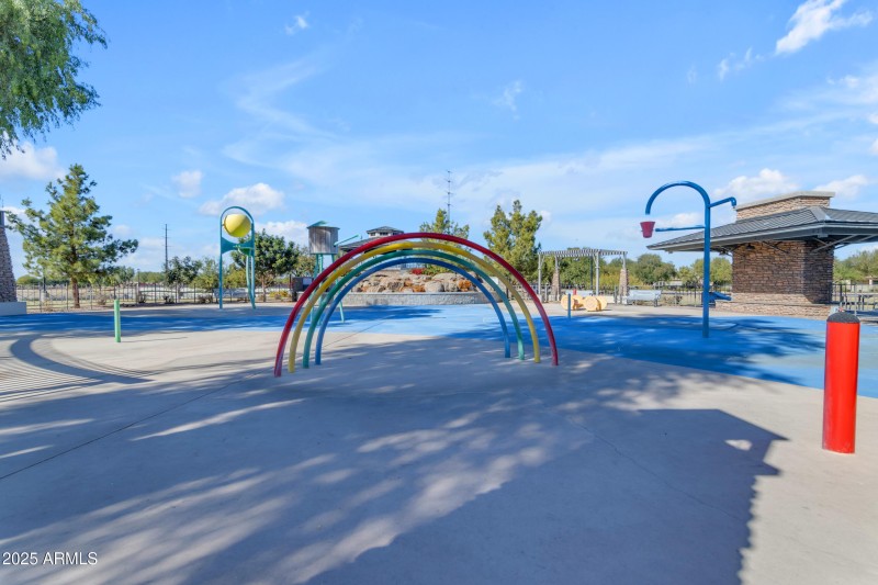 35_022_a4m_community