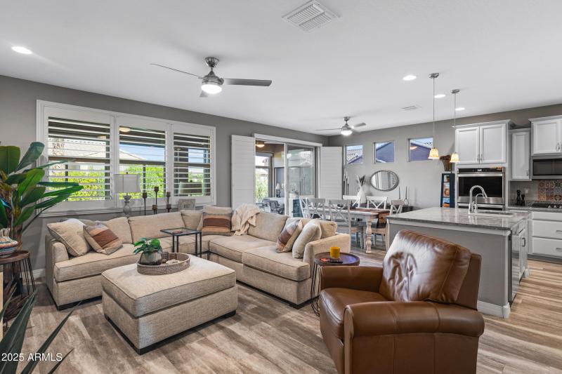 41574 W Summer Wind Way-8