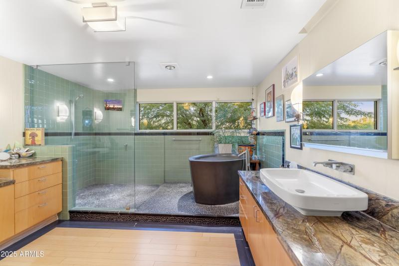 075_Primary Bathroom