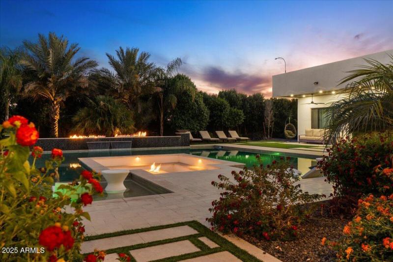 093-Firepit and back yard