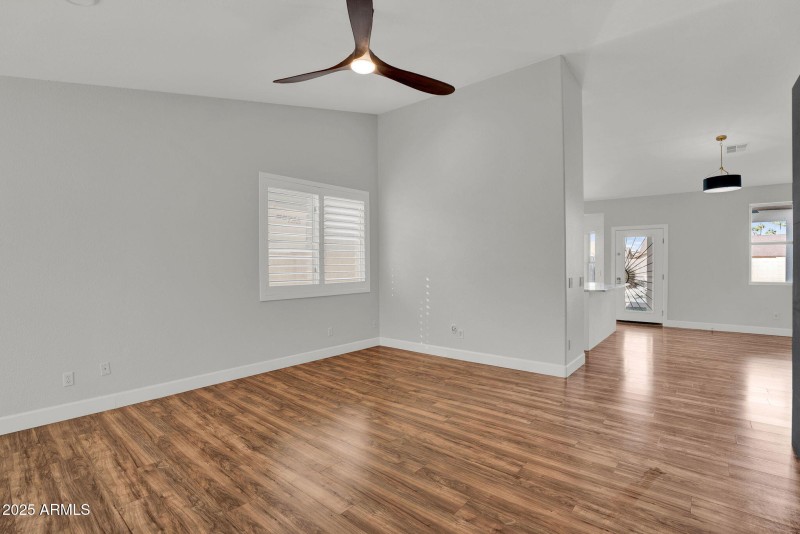 6-web-or-mls-8406 W Dahlia Dr -6