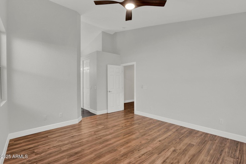 27-web-or-mls-8406 W Dahlia Dr -26