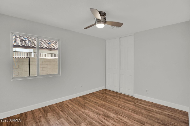 40-web-or-mls-8406 W Dahlia Dr -40