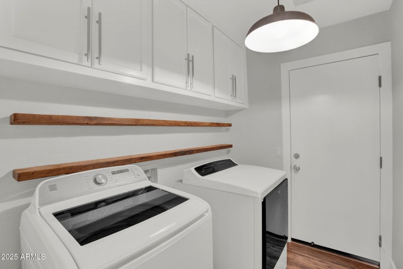 42-web-or-mls-8406 W Dahlia Dr -42