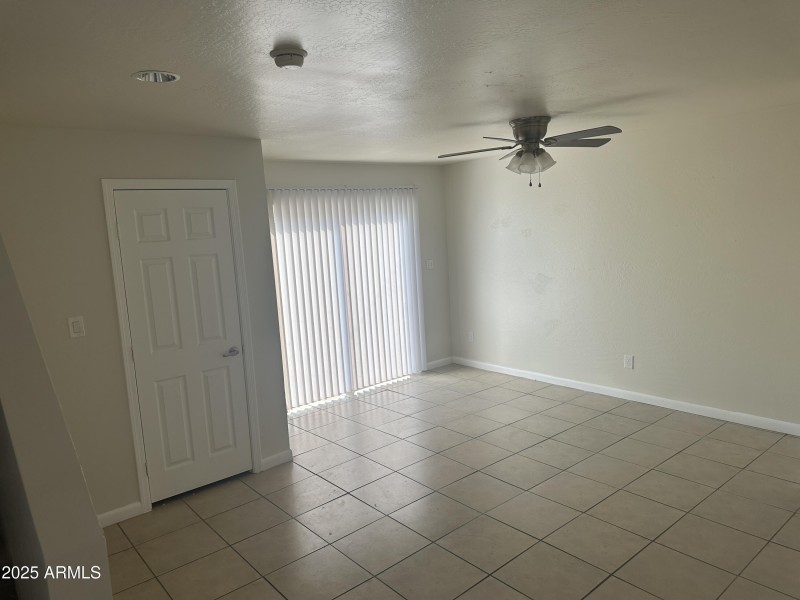 3661b478aea6fda6-photo