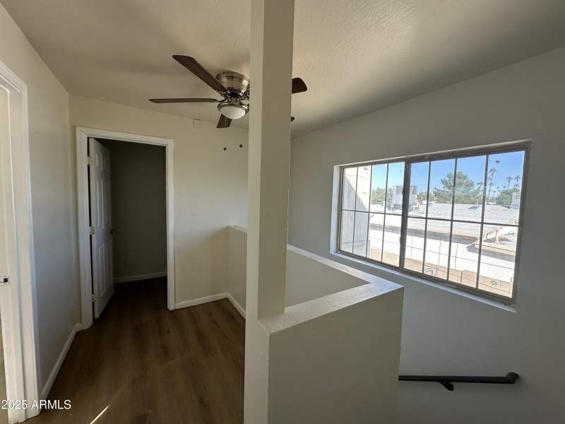 acdf9fdc10d28f0c-photo