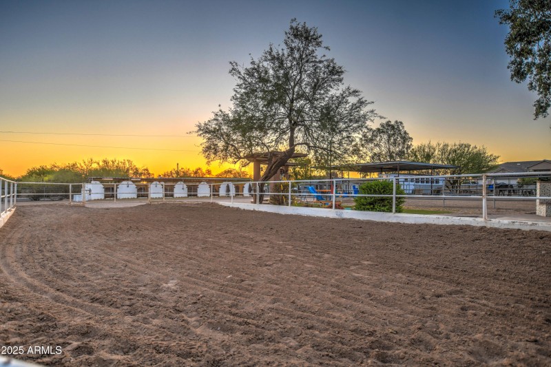 Presentation Arena & West Barn