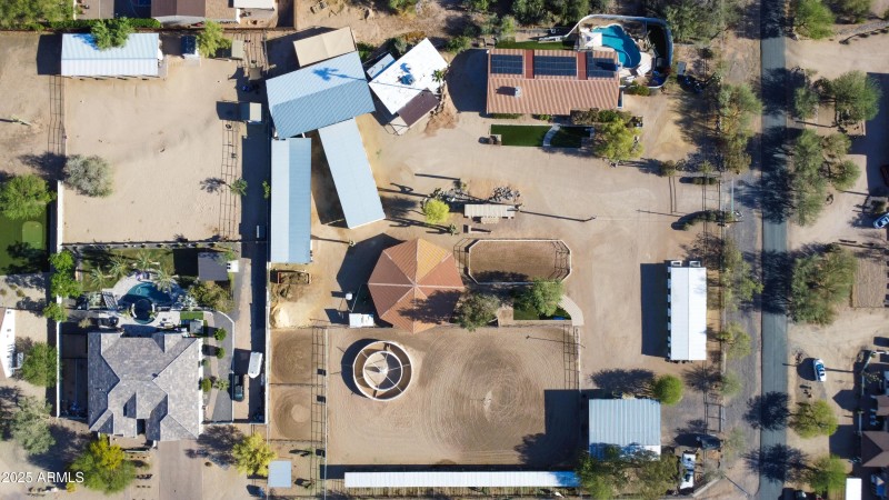 Beautiful Neighboring Home east side