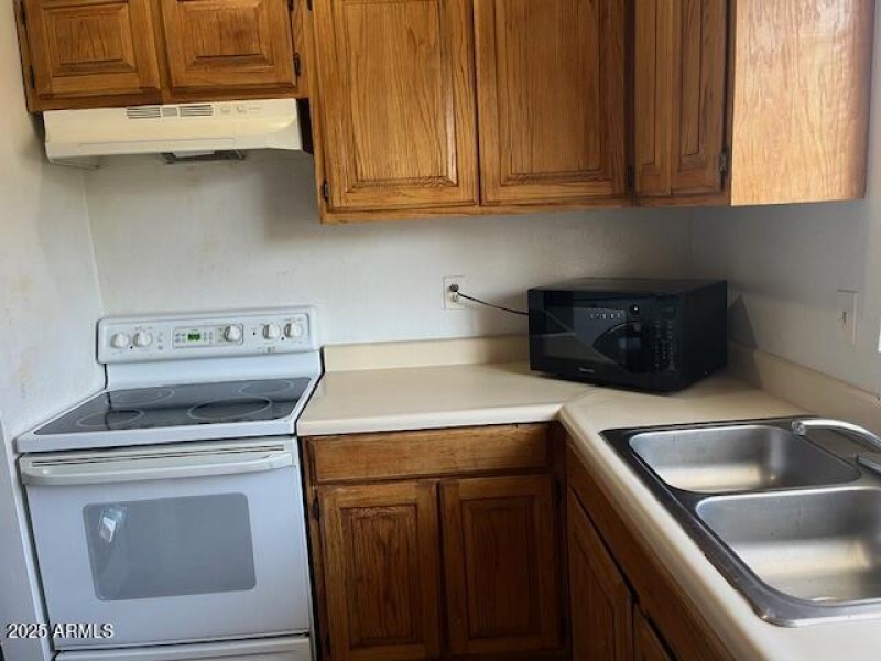 previous stove and microwave