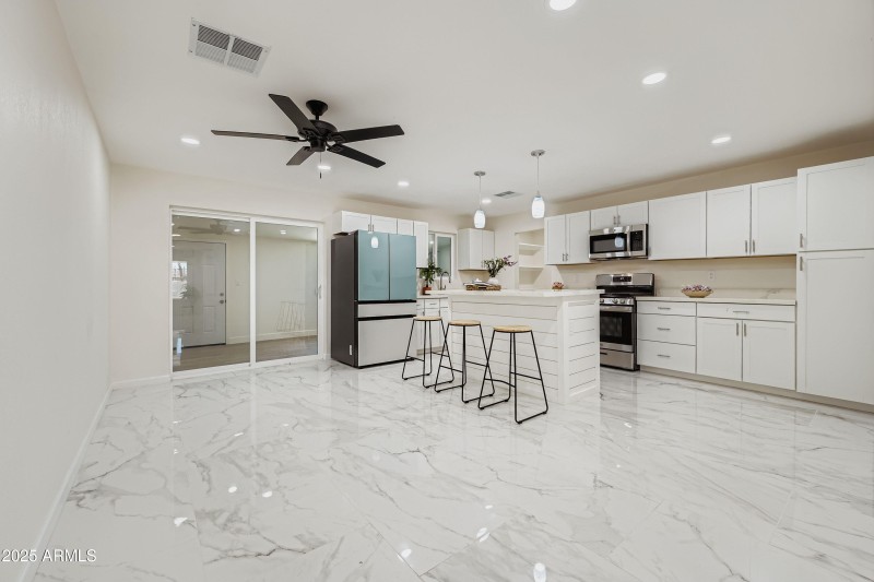 7601 N 40th Drive - MLS Sized - 013 - 15