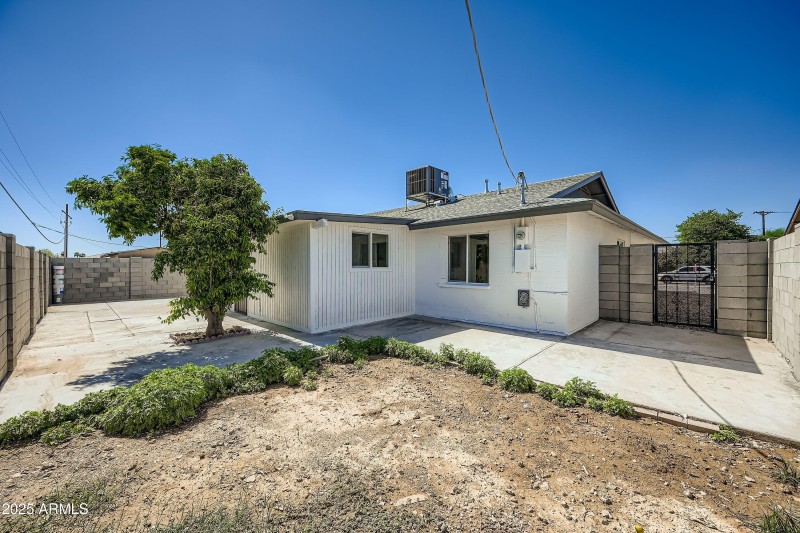 7601 N 40th Drive - MLS Sized - 030 - 41