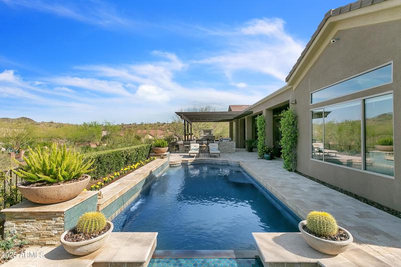 2424 W Shinnecock Ct