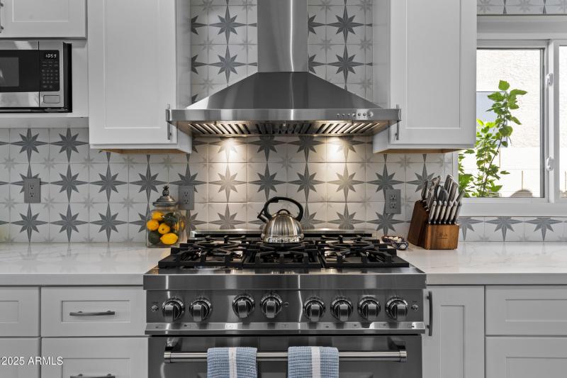 Gas Range with Hood |Vent