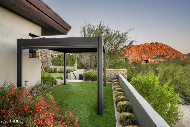 31-Shade pergola with reverse sunsets as