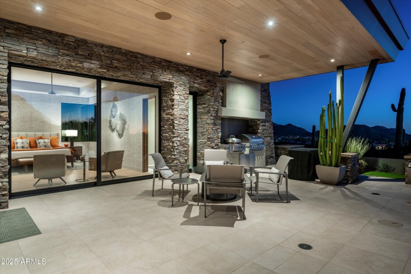 39-Al fresco dining and outdoor cooking