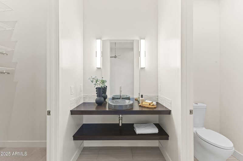 Bedroom 4 Ensuite Bath