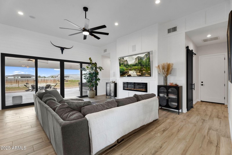 10-web-or-mls-4072 E Weston Ln -7