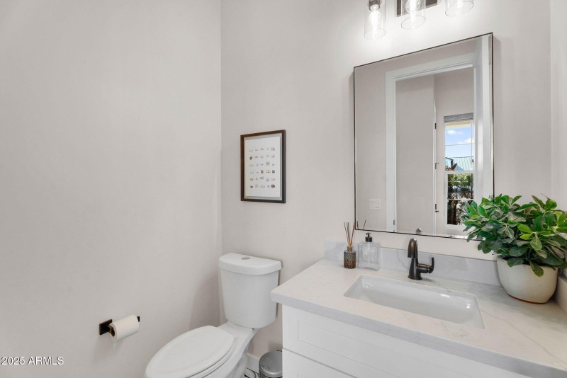 59-web-or-mls-4072 E Weston Ln -56