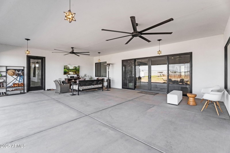 67-web-or-mls-4072 E Weston Ln -67