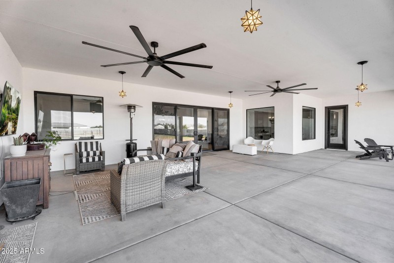 68-web-or-mls-4072 E Weston Ln -68