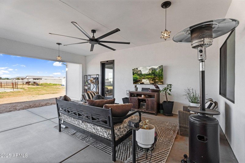 81-web-or-mls-4072 E Weston Ln -64