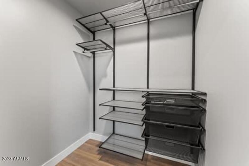 large-14dd9023-e26d-4bef-9ef4-080ab9acf7