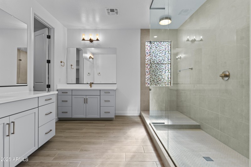 Luxurious Primary Bathroom