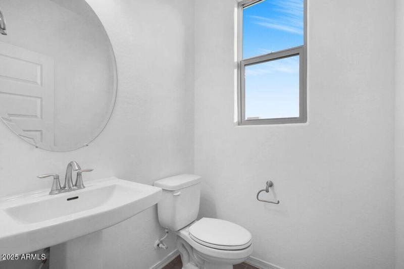 14617 W Sand Hills Rd - Ready Now!