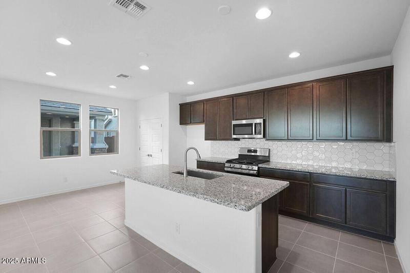 14617 W Sand Hills Rd - Ready Now!